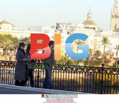 Paz Vega spends Christmas in Sevilla