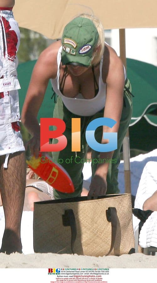 Zlatan Ibrahimovic's family beach day