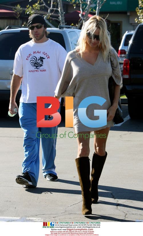 Pamela Anderson and Rick Salomon go shopping in Malibu
