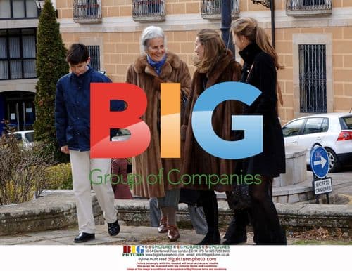 Jaime of Marichalar attends father's mass with sons