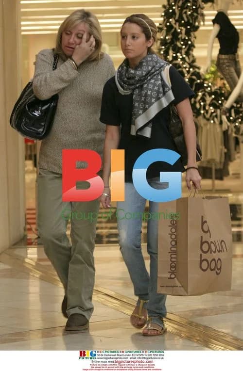 Ashley Tisdale out shopping with mom