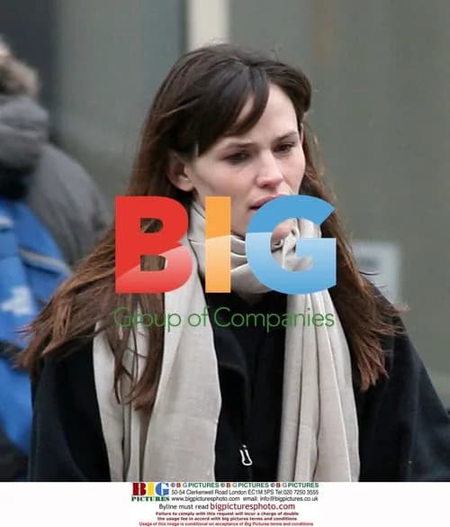 Jennifer Garner takes daughter Violet to exercise class