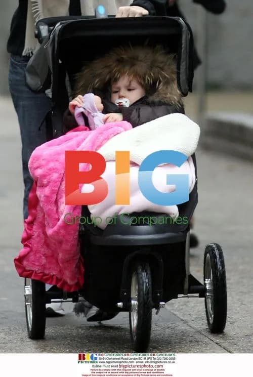 Jennifer Garner Takes Daughter to Exercise Class