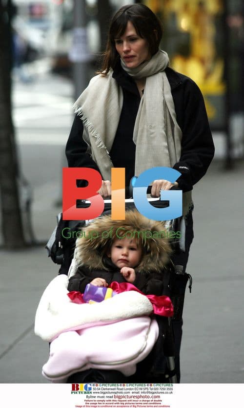 Jennifer Garner with daughter Violet in NYC