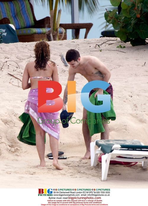 Leona Lewis Enjoys Caribbean Holiday with Boyfriend