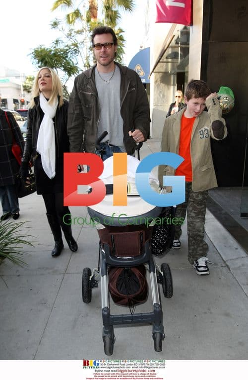 Tori Spelling and Family Go Shopping