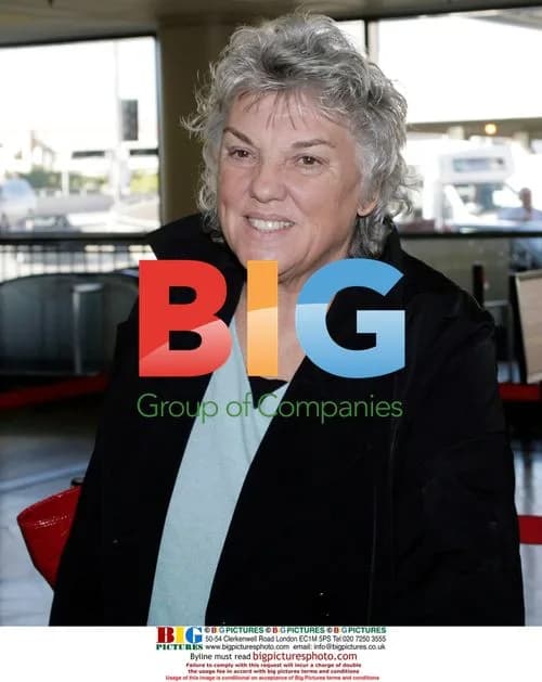 Tyne Daly departs LAX after holidays