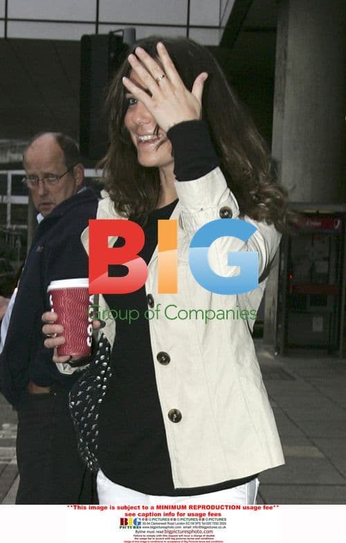 Kate Middleton and family return from Caribbean