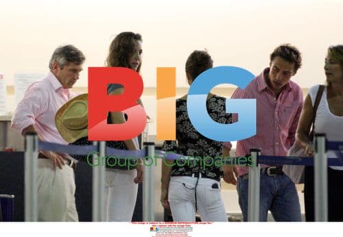 Kate Middleton boards flight from Barbados