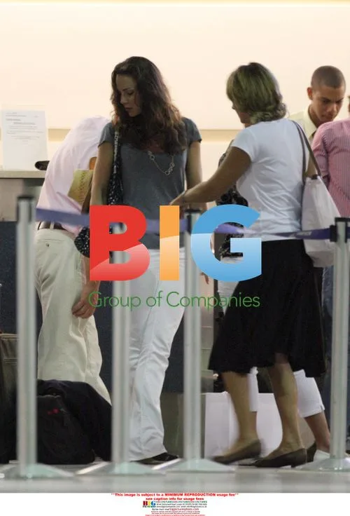 Kate Middleton boards flight back to UK from Barbados