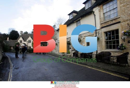 Wedding Cake Delivery in Castle Combe