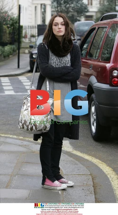 Keira Knightley out shopping with boyfriend