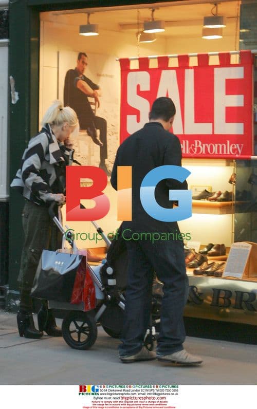 Gwen Stefani and Gavin Rossdale Shopping in London