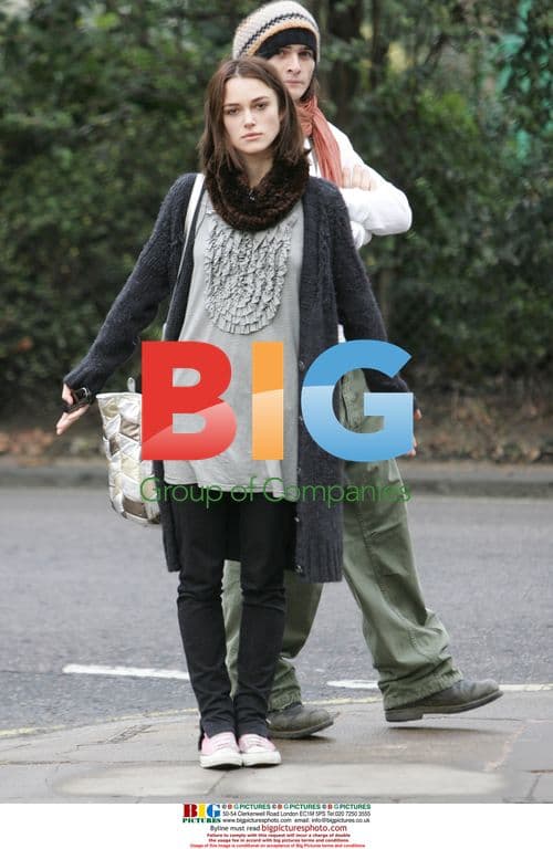 Keira Knightley goes shopping with boyfriend