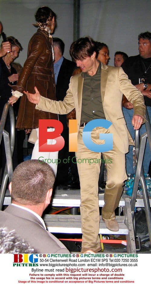 Tom Cruise and Family Attend Jennifer Lopez Concert