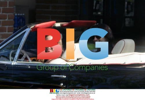 Olivier Martinez spotted with mystery women