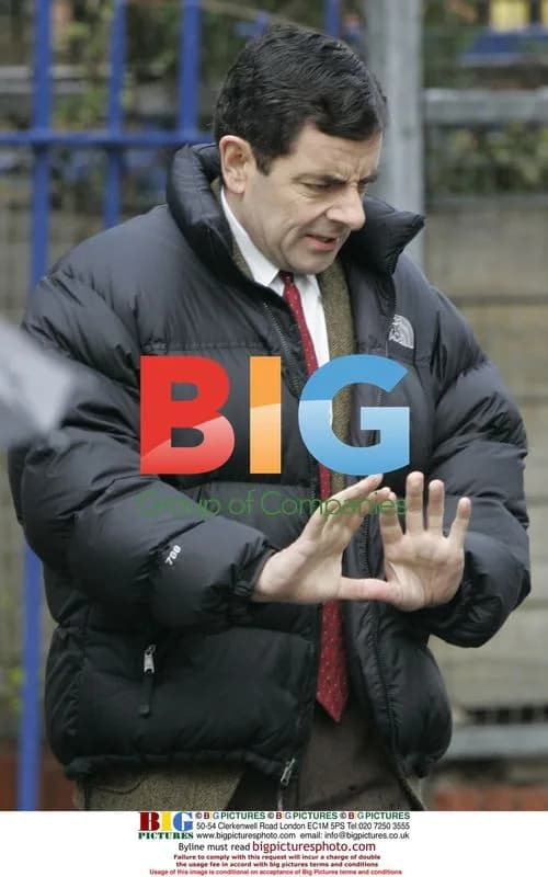 Rowan Atkinson films "Bean II" in France