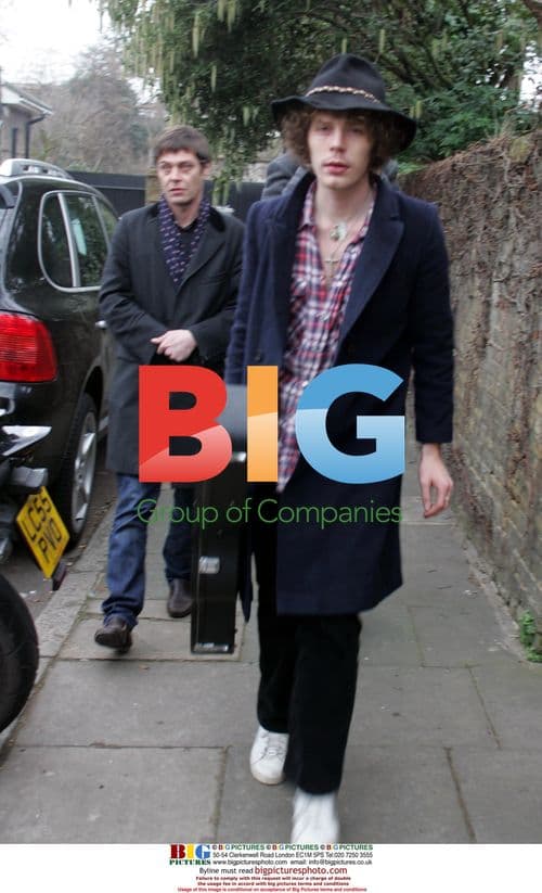 Pete Doherty and Babyshambles Band Depart Kate Moss' Home