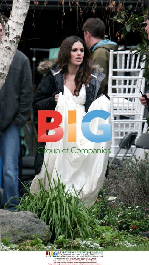 Rachel Bilson and Adam Brody Filming The O.C.