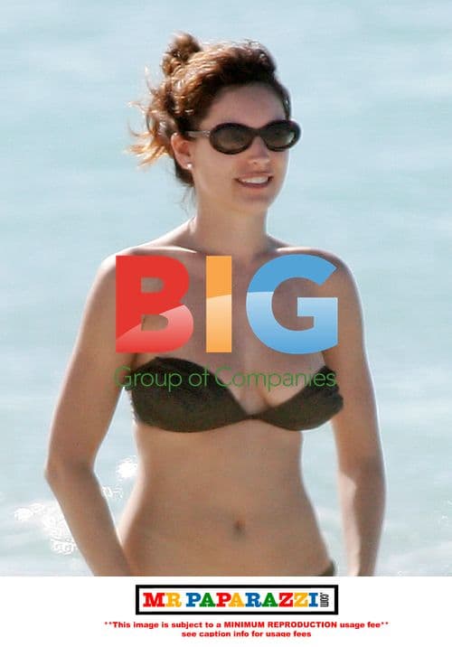Kelly Brook Spotted on Caribbean Vacation