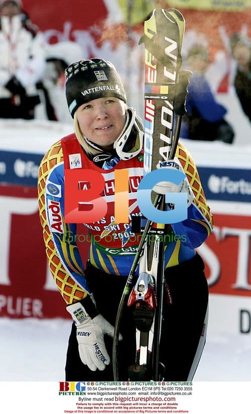 Anja Parson Wins Super G Gold at 2007 Olympics
