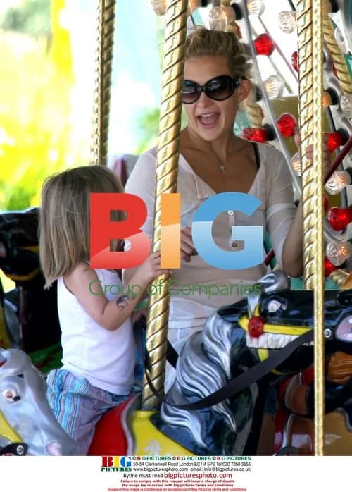 Kate Hudson and Son at Sea World