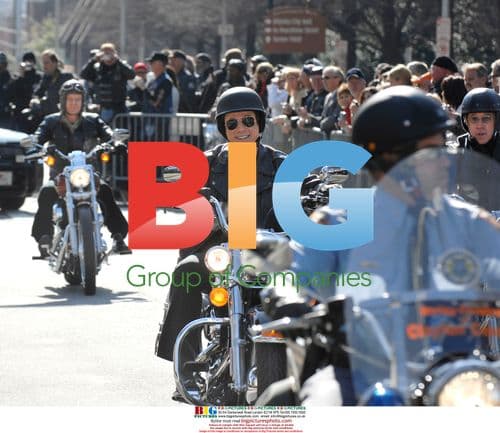 "Wild Hogs" stars ride with Georgia officer