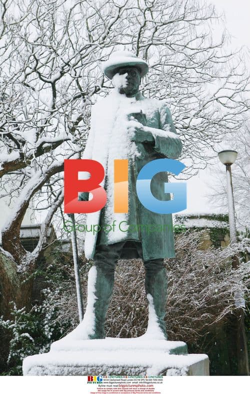 Heavy snow in Cardiff, UK