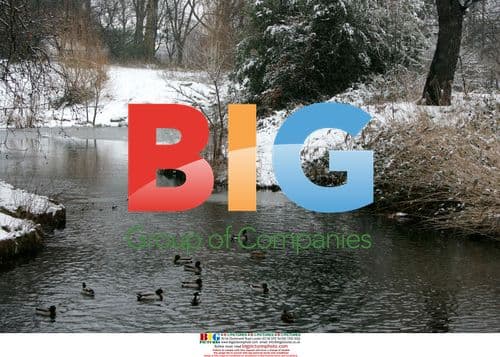 Heavy snow in Regents Park, London