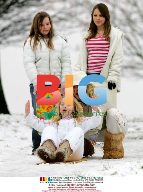 Meg Matthews and daughter Anais go sledging
