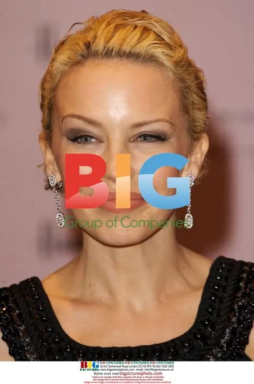 Kylie Minogue Launches Perfume 'Kylie Darling'