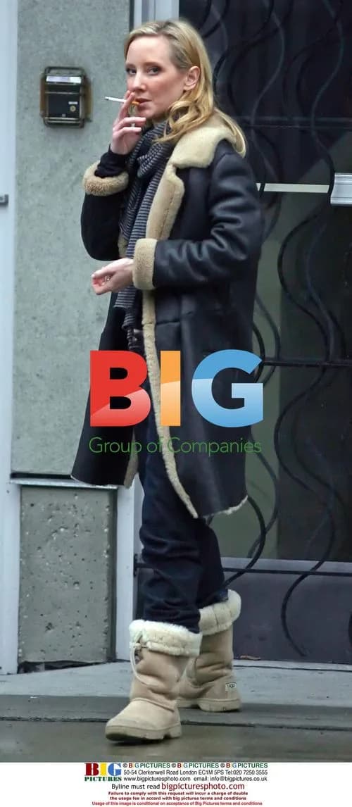 Anne Heche Smoking with Girlfriend in Vancouver