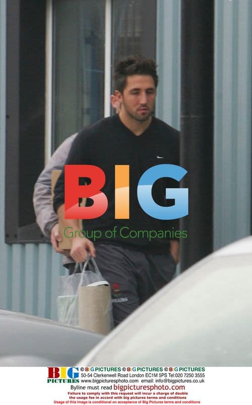Gavin Henson picks up nutritions in Cardiff