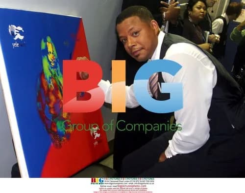 Terrence Howard Signing Portrait for Yele Charity Auction