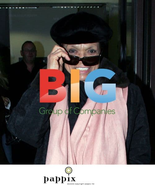 Eartha Kitt Signing Autographs in London