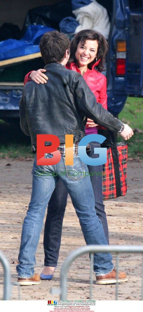 Elijah Wood and Leonor Watling on Oxford Murders film set