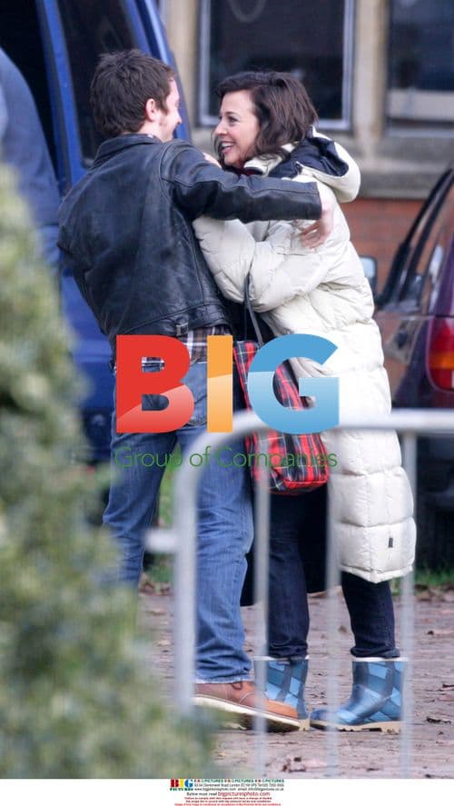 Elijah Wood and Leonor Watling on set of The Oxford Murders