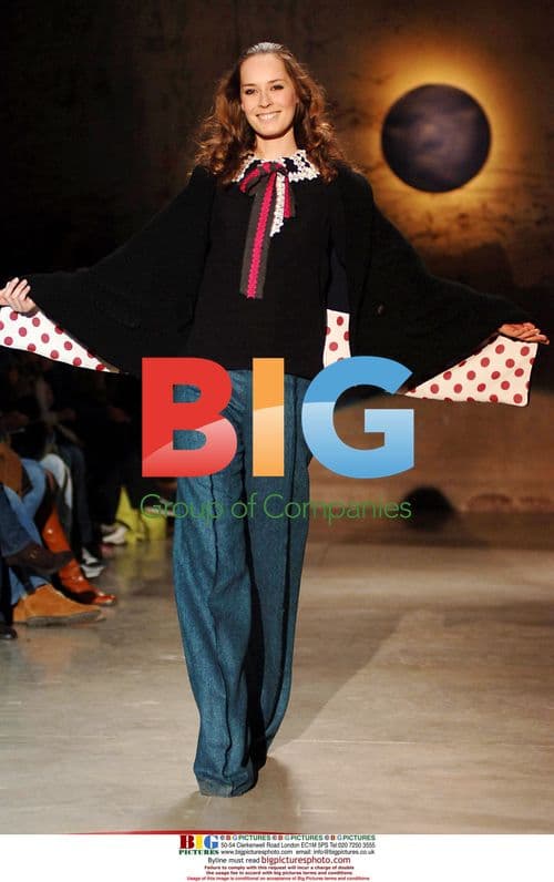 Model in Musso Fall-Winter 2007-2008 Show