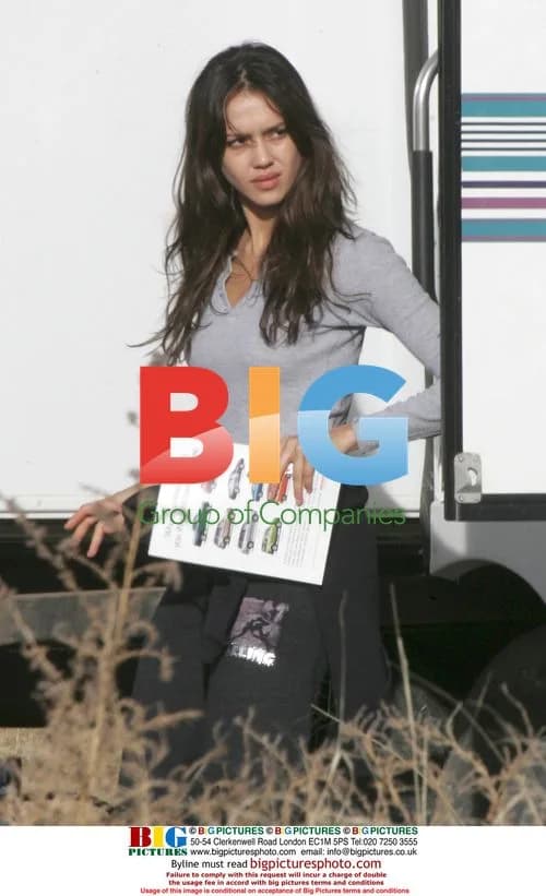 Jessica Alba Looks Tired on 'The Eye' Set