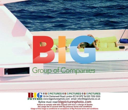 Diana and Dodi on yacht in France