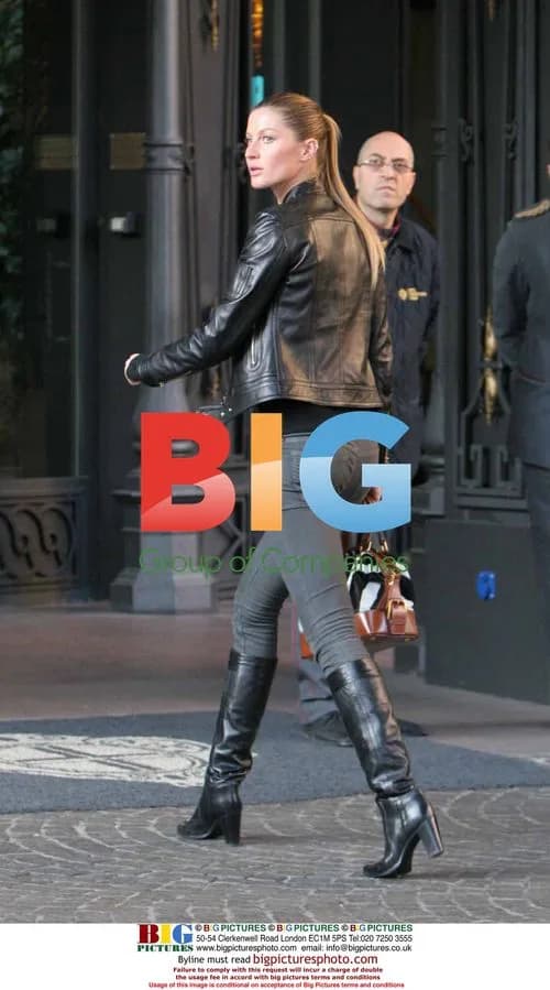 Gisele Bundchen Arriving at Principe Di Savoia Hotel