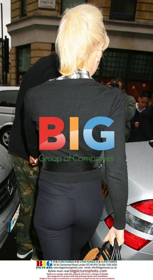Gwen Stefani Arriving at Radio One Show