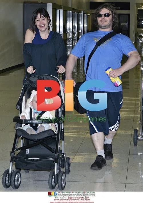 Jack Black Arrives in LA from Vancouver