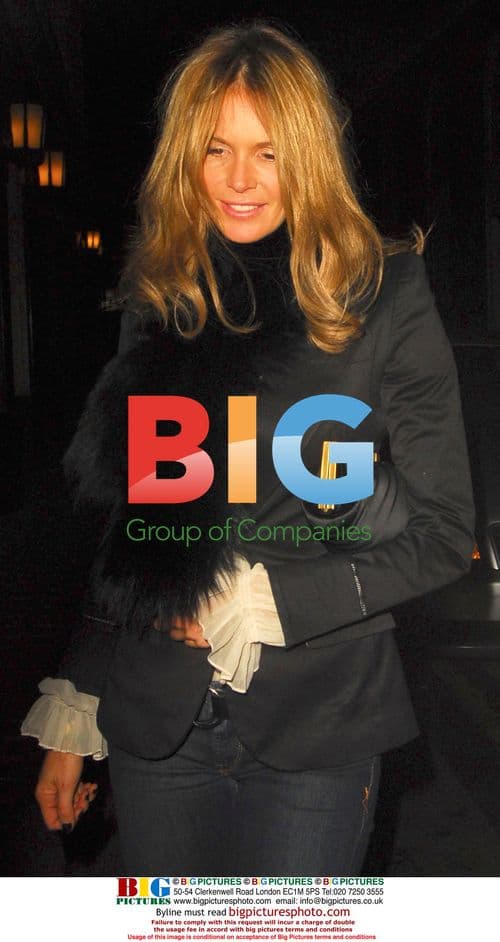 Elle Macpherson dines with Ray Fearon at The Ivy