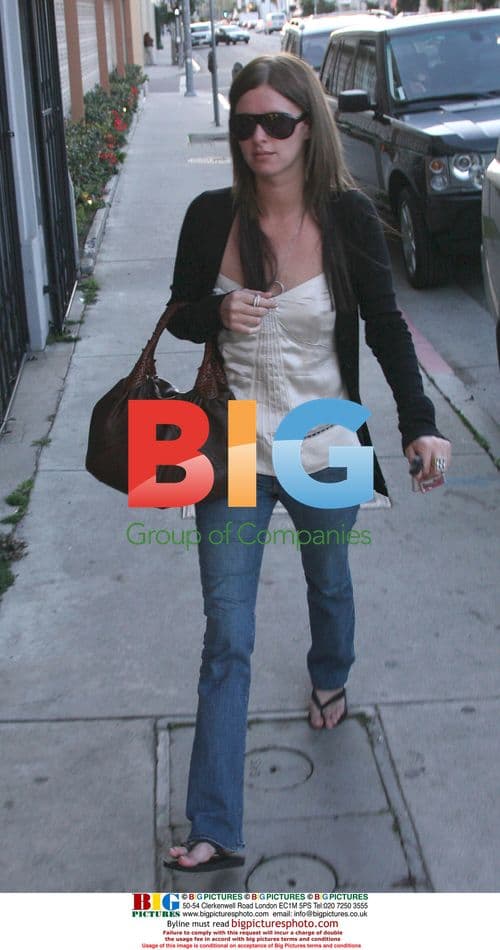 Paris and Nicky Hilton Out Shopping in LA