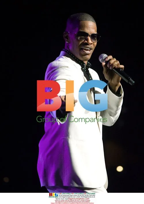 Jamie Foxx performs in Vancouver