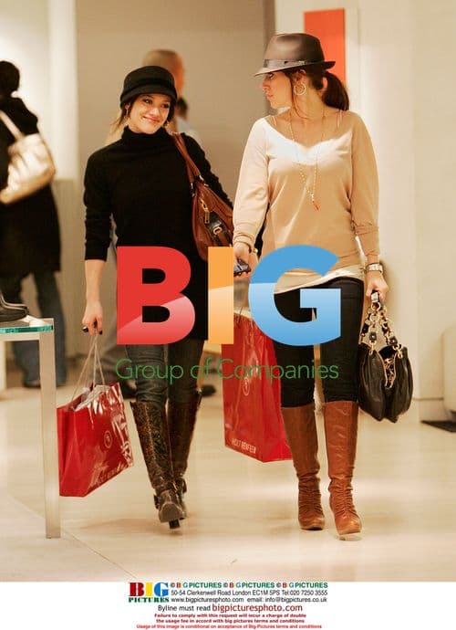 Duff Sisters Stylish Shopping in Vancouver