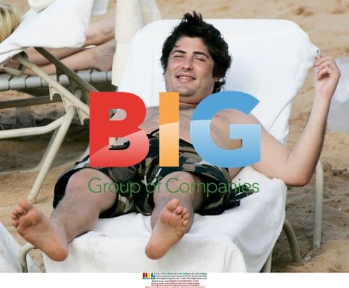 Brandon Davis Relaxes at Four Seasons Maui