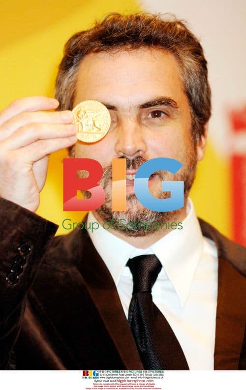 Alfonso Cuaron Wins Best Photography at Venice Film Festival