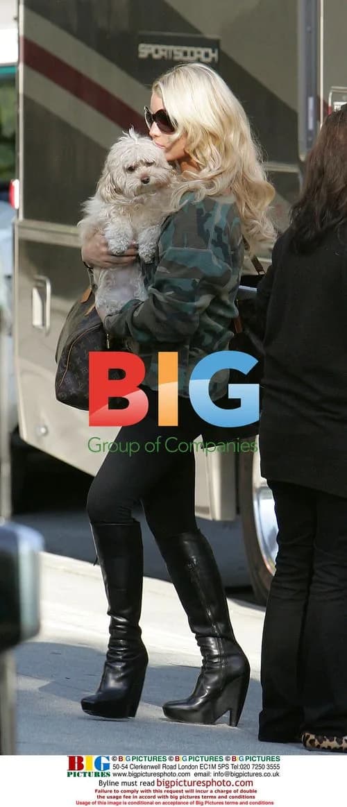 Jessica Simpson Films Pizza Hut Commercial